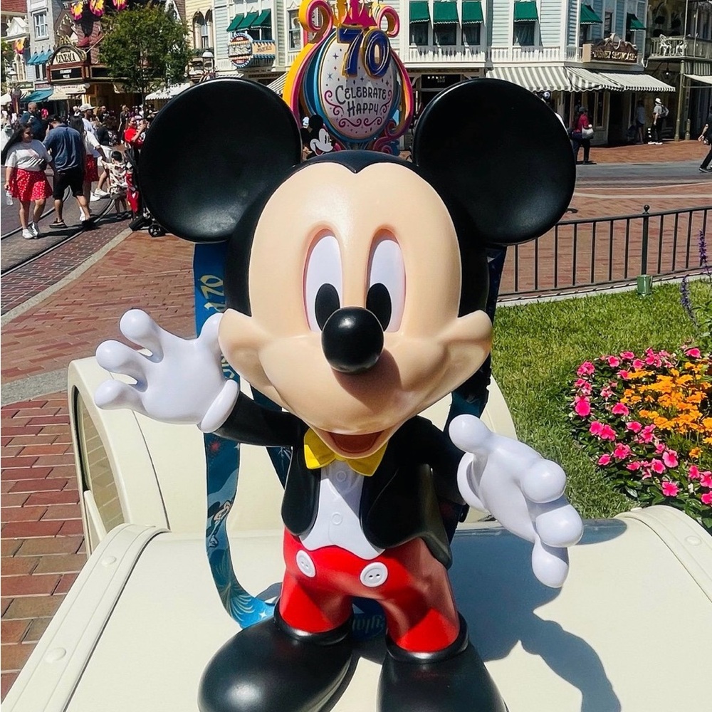Disneyland 70th Celebration limited edition Mickey Mouse Popcorn Bucket NEW